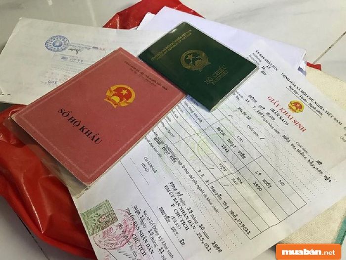 Giấy tờ đất là yếu tố quan trọng, giúp xác nhận quyền sở hữu đất một cách hợp pháp và an toàn nhất.