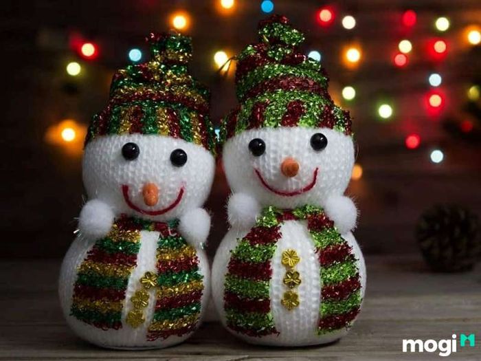 Trang trí Noel tại nhà không chỉ làm đẹp không gian mà còn mang đến một không khí vui tươi và ấm áp cho mọi thành viên trong gia đình.