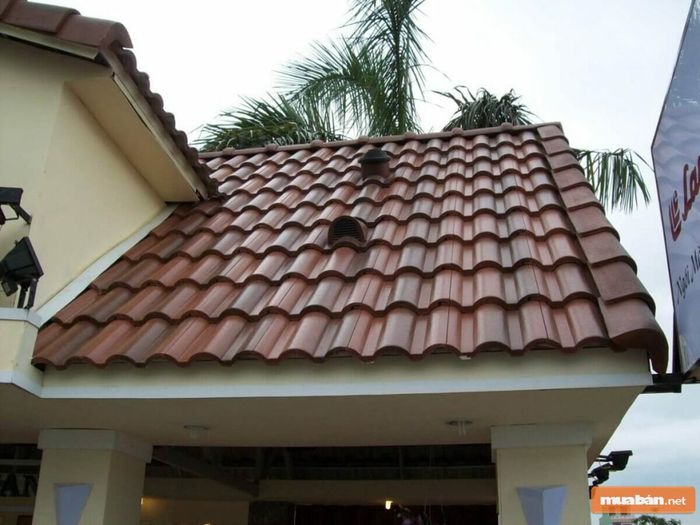 Tôn giả ngói là một vật liệu đặc biệt được sử dụng rộng rãi trong xây dựng, mang lại nhiều lợi ích cho các công trình.