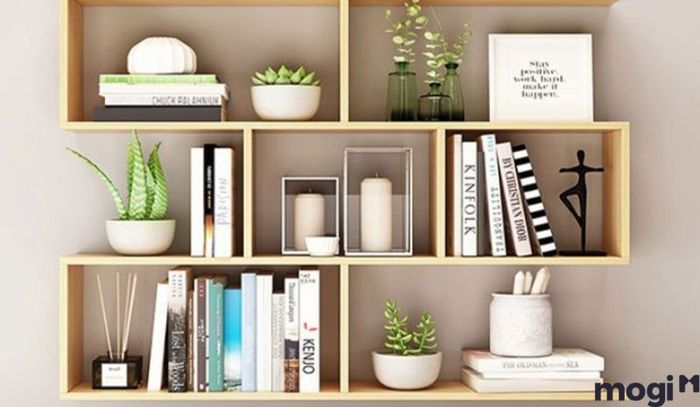 Lắp đặt kệ sách trong thiết kế phòng làm việc tại nhà là một giải pháp thông minh giúp tối ưu hóa không gian và tạo sự ngăn nắp.