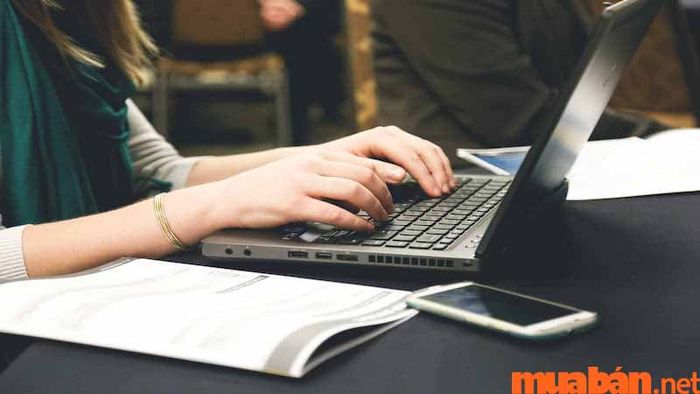 Quản lý fanpage của cửa hàng là công việc làm thêm tại nhà phổ biến