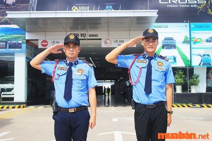 Quyền lợi và lương của nhân viên bảo vệ khi đảm nhận công việc là gì?