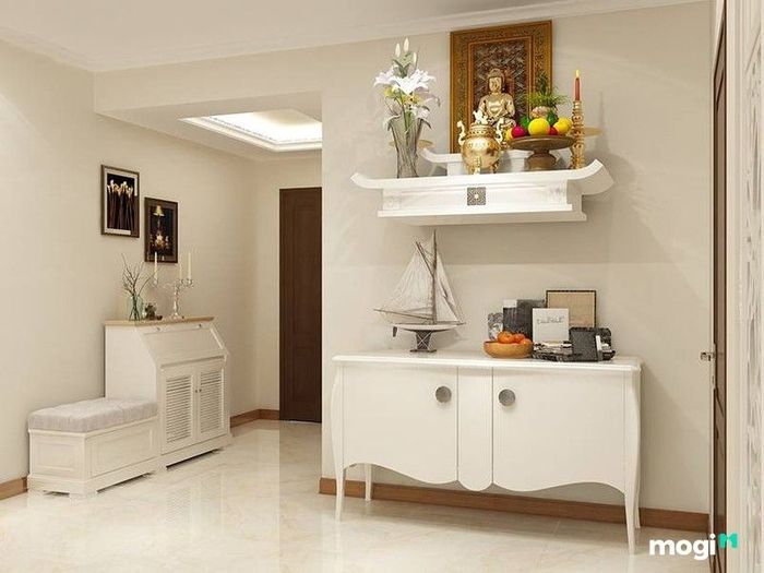 Để đồ dưới bàn thờ là điều cần tránh để không làm ảnh hưởng đến không gian thờ cúng linh thiêng.