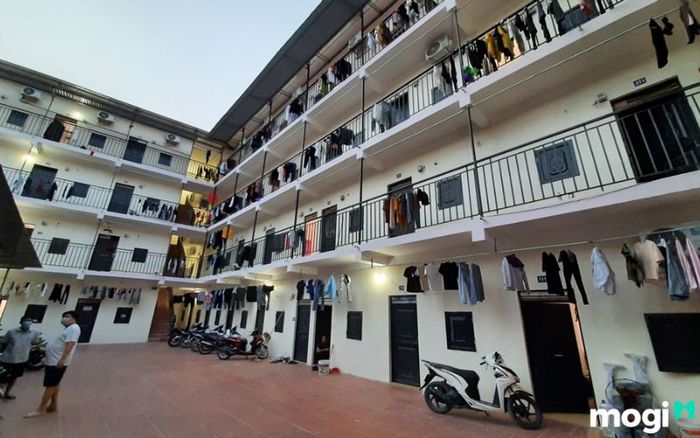Hãy chọn những phòng trọ có không gian xung quanh sạch sẽ và an toàn để đảm bảo cuộc sống thoải mái và an tâm.