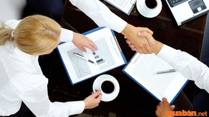 Nhân viên phụ trách kinh doanh xuất nhập khẩu
