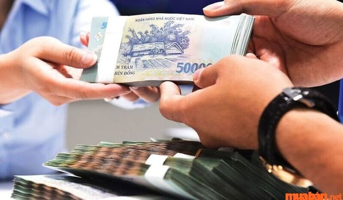 Mức thu nhập của nhân viên tín dụng là một vấn đề được nhiều người quan tâm