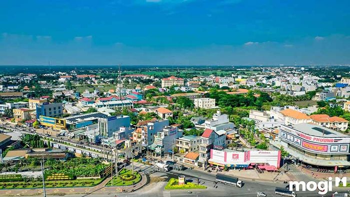 Hệ thống cơ sở hạ tầng của Long An đang ngày càng được đầu tư và cải thiện mạnh mẽ, góp phần thúc đẩy sự phát triển kinh tế - xã hội của tỉnh.