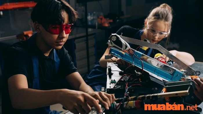 Những đối tượng phù hợp với ngành kỹ thuật điện là ai?