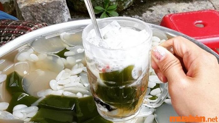 Sương sa – song nam đặc sản Nha Trang, mát lạnh trong từng ly.