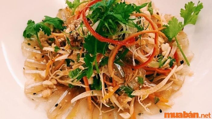 Gỏi cá mai – món đặc sản mang đậm hương vị biển của Nha Trang