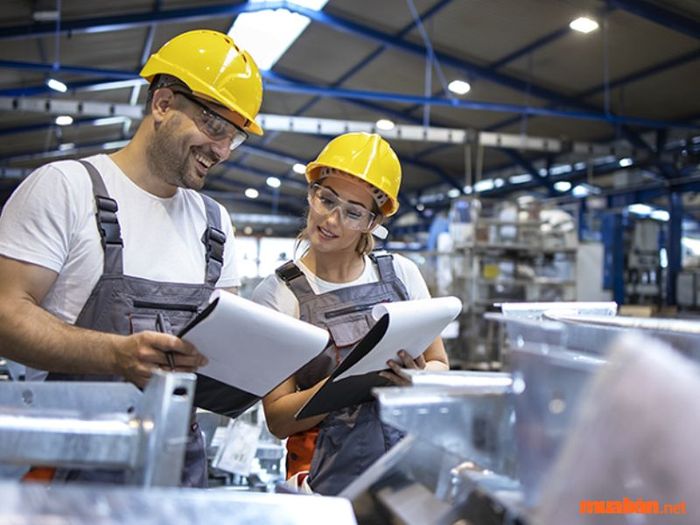 PQC là nhân viên kiểm tra chất lượng trong quá trình sản xuất