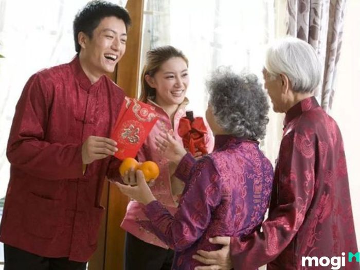 Liệu có thể tự mình xông đất cho gia đình không?