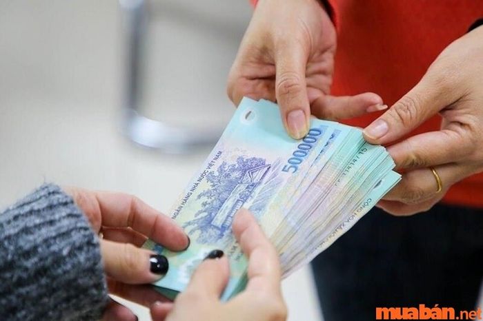 Tiền lương làm thêm giờ không thấp hơn 150% mức lương cơ bản.