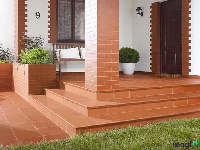 Bậc tam cấp gạch đỏ cho nhà ống đẹp mắt