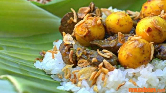 Ăn gì ở Nha Trang? Xôi cút trứng non, món ăn hấp dẫn và khó cưỡng