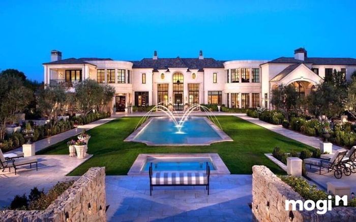 Dinh thự được xây dựng tại những vị trí rộng rãi