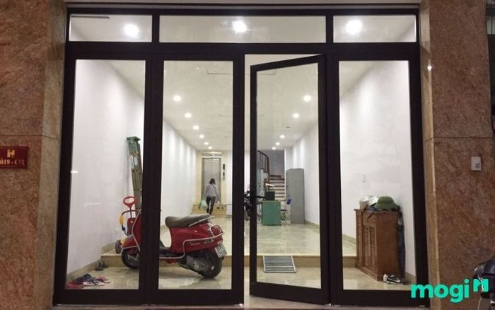 Yếu tố đồng bộ ảnh hưởng đến kích thước cửa