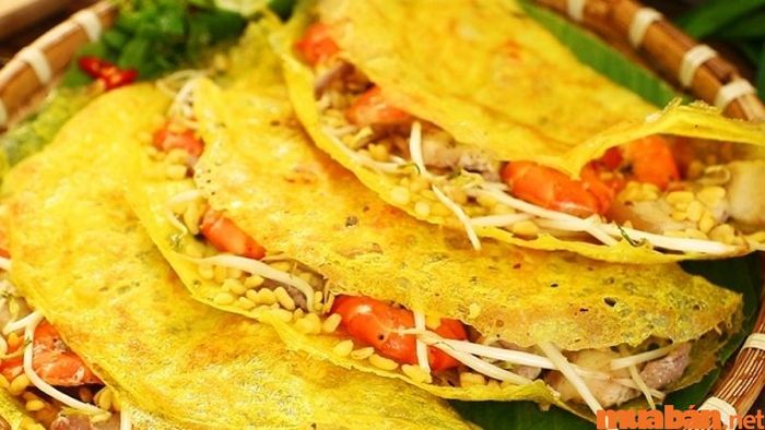 Bánh xèo tôm mực Nha Trang