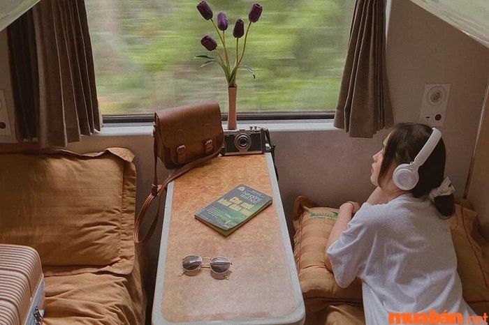 Di chuyển bằng tàu hỏa đến Đà Nẵng là lựa chọn tiết kiệm thời gian và chi phí cho nhiều du khách.