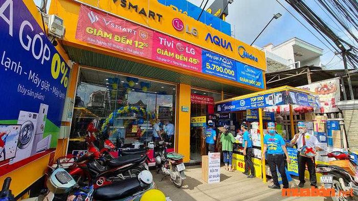 Ví dụ về điện máy XANH hỗ trợ quảng bá sản phẩm cho các nhà phân phối - Nguồn: điện máy XANH