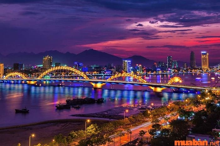Đà Nẵng là một trong năm thành phố trực thuộc Trung Ương của Việt Nam.