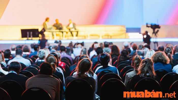 Làm thế nào để luyện tập và học Public Speaking hiệu quả?