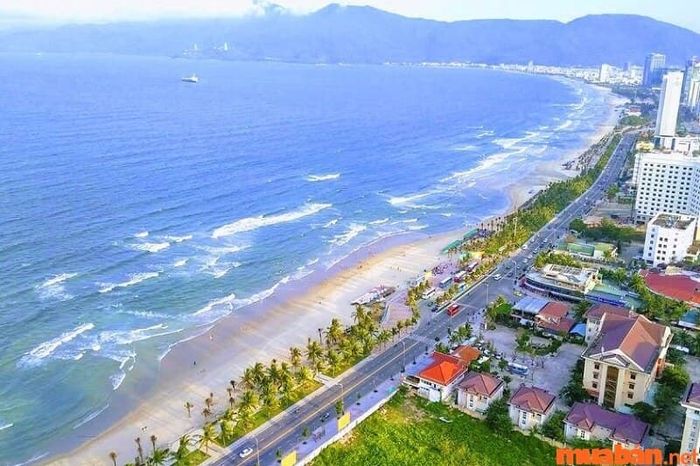 Bãi biển Mỹ Khê – Một trong những bãi biển đẹp nhất Việt Nam