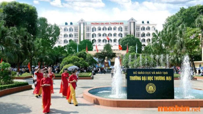 Trường Đại học Thương Mại