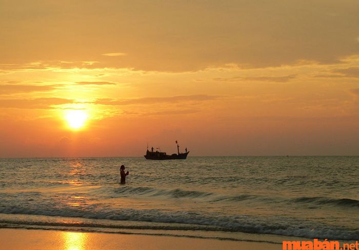 Sầm Sơn là một trong những bãi biển đẹp nhất Việt Nam, là điểm đến không thể bỏ qua cho những ai yêu thích biển và sự yên bình.