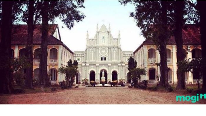 Kiến trúc Gothic và Roman
