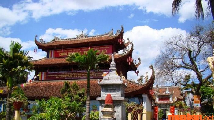 Chùa Dư Hàng cổ kính