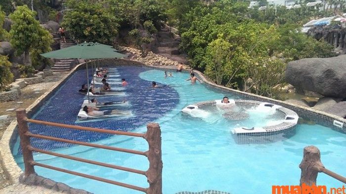 Khu du lịch suối nước nóng Tiên Lãng