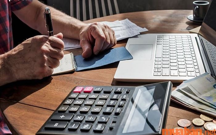 Procurement Manager phải đối diện với nhiều giới hạn về ngân sách trong quá trình thu mua hàng hóa.