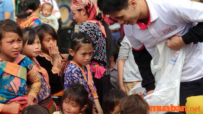 Ngành công tác xã hội là một lĩnh vực chuyên môn đặc biệt, nơi các chuyên gia hỗ trợ và kết nối cộng đồng để giải quyết các vấn đề xã hội.