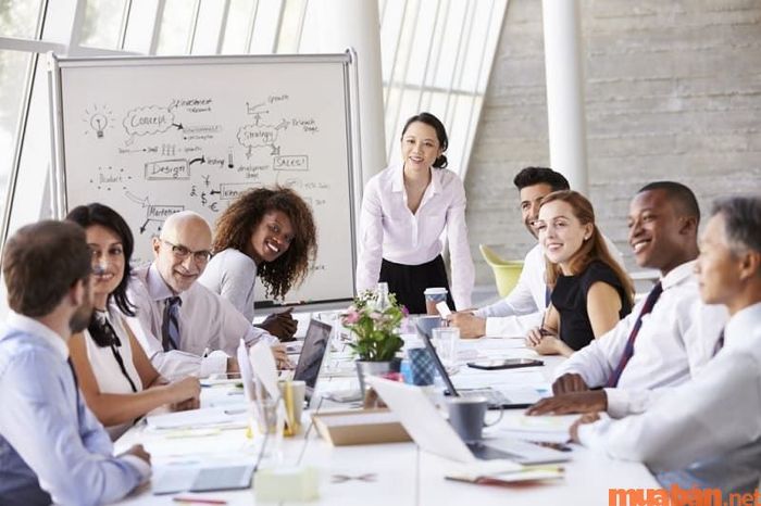 Bạn cần có khả năng phân tích tốt, giao tiếp hòa đồng và sở hữu tư duy sáng tạo.