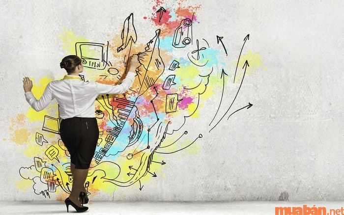 Creative Director là người chịu trách nhiệm tạo ra hình ảnh và thông điệp thương hiệu.