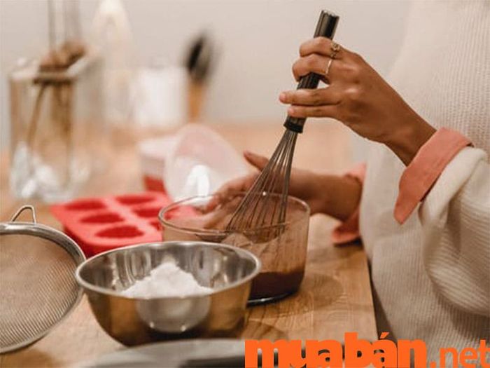 người làm bánh