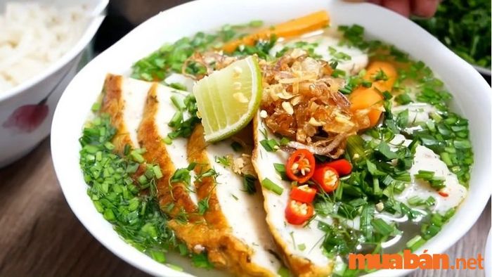Bánh canh chả cá Vĩnh Hy – Món ăn hấp dẫn từ hương vị biển cả