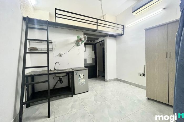 Nếu muốn tìm nhà trọ tại Quận 8, bạn có thể tham khảo các khu vực dọc theo tuyến đường Phạm Thế Hiển hoặc các con đường như Hưng Phú, Tạ Quang Bửu.