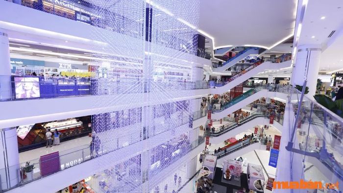 Khu vực mua sắm tại Gigamall