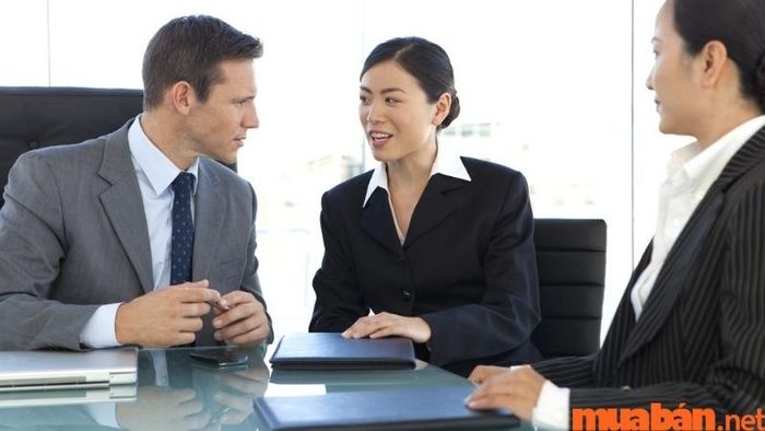 Dịch đuổi (consecutive interpreting)
