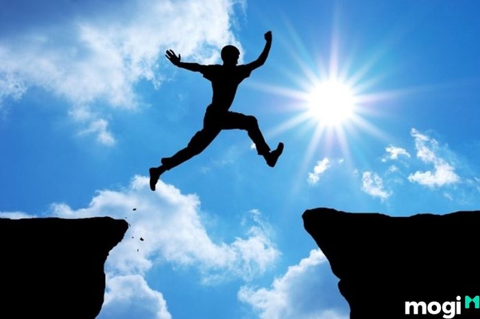 Nâng cao bản thân mỗi ngày qua nhiều phương pháp khác nhau là một cách hiệu quả để thu hút khách hàng bất động sản.