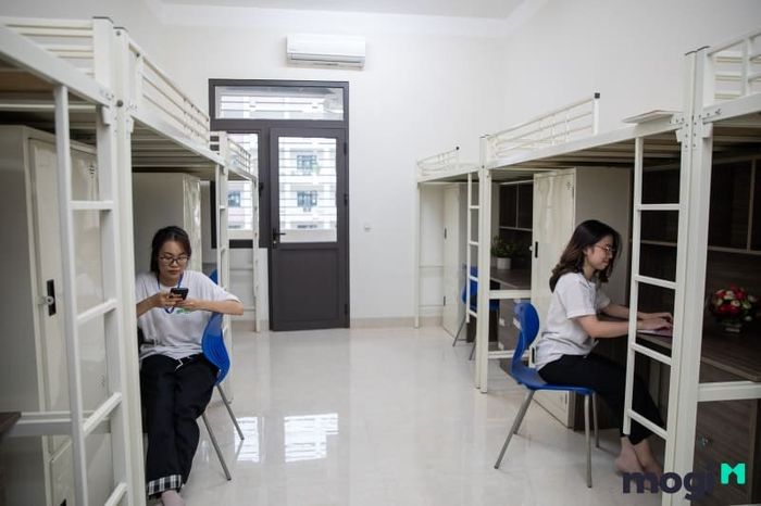 Cả khi ở ký túc xá hay phòng trọ, sinh viên đều phải học cách tự lập trong mọi tình huống.