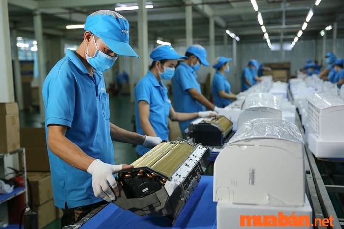 Nên tìm kiếm việc làm công nhân qua những nguồn thông tin uy tín và đáng tin cậy.