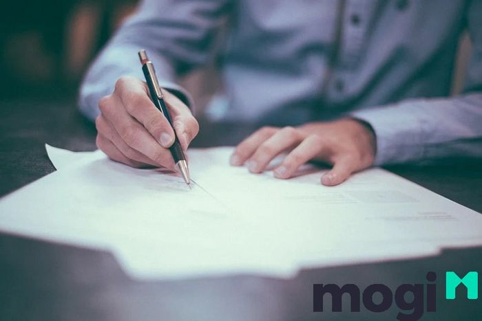 Nếu có điều gì chưa hợp lý, đừng ngần ngại yêu cầu giải thích hoặc thảo luận lại trước khi ký hợp đồng.