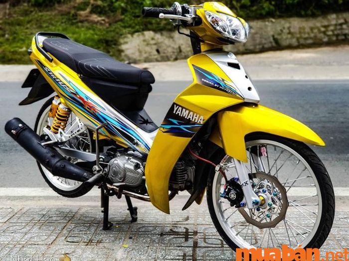 Sirius độ tem vàng nổi bật và sang trọng