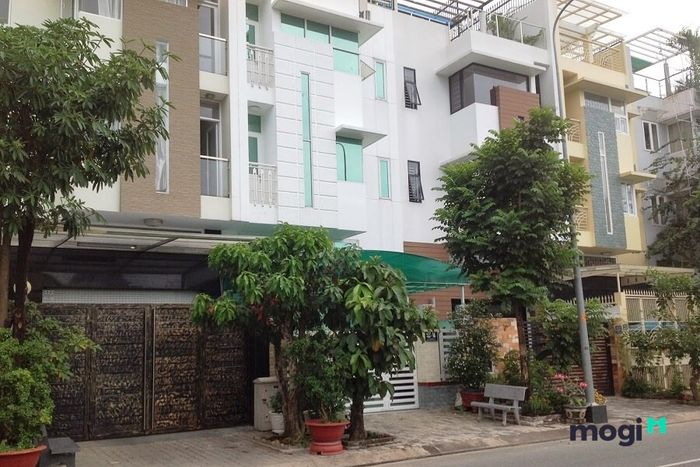 Nếu bạn muốn tìm mua bán nhà đất giá rẻ tại TPHCM, chắc chắn các quận trung tâm không phải là sự lựa chọn hợp lý.
