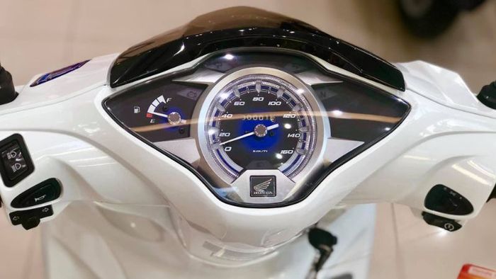 Mặt đồng hồ hiện đại của Honda Future 2023 tạo ấn tượng mạnh mẽ với thiết kế tinh tế và dễ đọc.