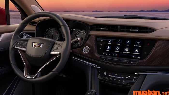 Cadillac XT6 sở hữu khoang lái đẳng cấp với nhiều tiện nghi hiện đại và tính năng cao cấp.