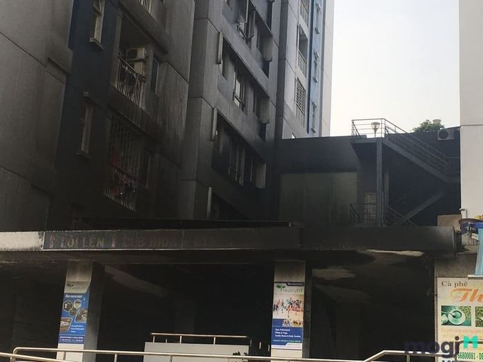 Sau vụ cháy, nhiều cư dân cảm thấy lo ngại về chất lượng của chung cư Carina Plaza.